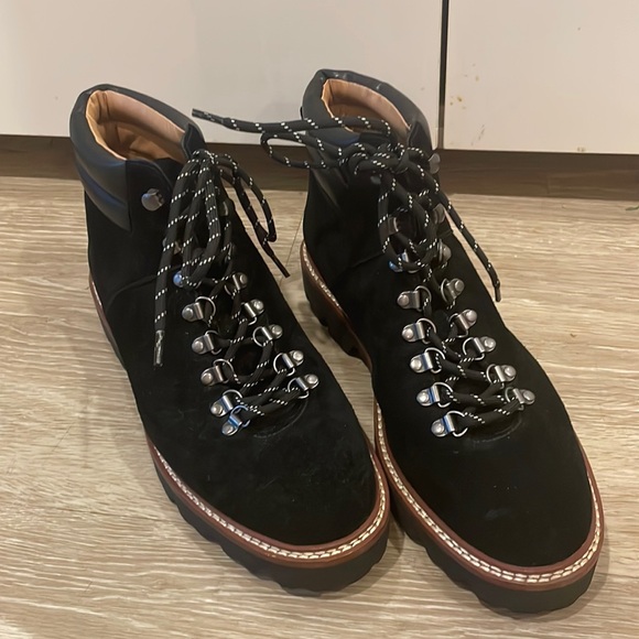 The Citywalk - Lugsole Hiker Boot in Leather - Picture 2 of 7